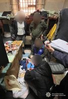 Львів’янин надсилав ув’язненому наркотики в хлібі та сушеній цибулі – 01