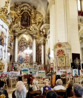 До 160-річчя Андрея Шептицького у Львові відкрили виставку “Квіти для Митрополита”