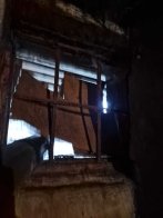 Жителі Львова скаржаться на&nbsp;захаращений підвал, в&nbsp;якому валяться стіни – 02