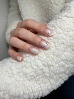 Новорічний манікюр на короткі нігті 2026: найкращі дизайни – 03