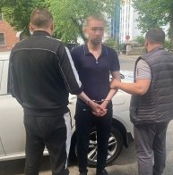 Поліція затримала чоловіків, які підпалили салон краси в центрі Львова (відео) – 01