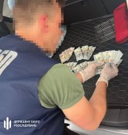 Екскерівнику виконавчої служби на Львівщині замінили п'ять років тюрми штрафом  – 02