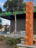 Скульптура Дениса Шиманського «Стовп життя»