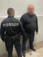 Керівник відділення банку на Львівщині за 16,5 тисяч доларів переправляв ухилянтів в інкасаторському авто – 01