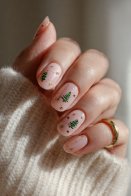 Новорічний манікюр на короткі нігті 2026: найкращі дизайни – 12