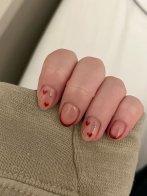 Не лише сердечка: трендовий манікюр до Дня святого Валентина 2026 – 07