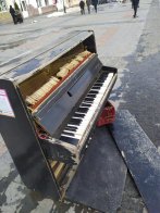 Знищене піаніно. Фото: «Медіа. Дрогобич»
