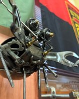 У Львові відкрили виставку військового, який створює скульптури із уламків бойової техніки – 03