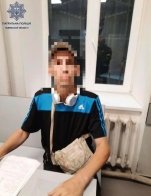 Львівські поліцейські затримали двох чоловіків, які перебували в розшуку – 01