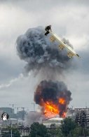 “Москва не була такою красивою з часів Наполеона”: українці створили меми про удари по НПЗ – 07