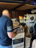 Львів’янин організував у спальному районі міста підпільний цех з виготовлення цигарок