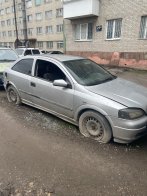 З вулиць Львова приберуть ще 24 покинуті авто — серед них занедбаний бус – 07