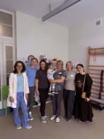 Львівські лікарі допомогли трирічній дівчинці з ДЦП сидіти без опори – 01