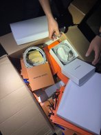 Митники виявили підроблені AirPods і брендові аксесуари в вантажівці з Польщі – 03