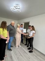 На Львівщині дівчинка-сирота отримала квартиру
