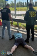 Директор транспортної компанії фіктивно оформив чоловіка водієм для виїзду через «Краківець» – 03