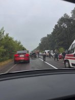 На трасі Львів — Шегині перекинувся туристичний автобус з дітьми: дорогу частково перекрили – 04