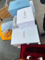 На Львівщині зупинили дві партії незадекларованих брендових речей на 1,5 млн грн – 02