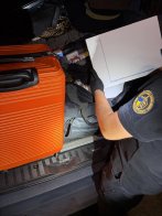 На Львівщині прикордонники вилучили смартфони й ноутбуки на 1,2 млн грн – 04