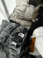 Кросівки та куртки майже на 7 млн: митники зупинили велику партію контрабанди у Краківці – 01