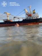 У Чорному морі на російській міні підірвалося цивільне судно – 04