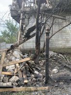 Уламки російської ракети знищили будинок відомого львівського художника – 07