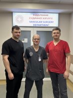 На Львівщині лікарі врятували руку чоловіку, яку він відрізав бензопилою – 03