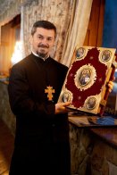 На благодійному аукціоні львівського проєкту "Пташки Перемоги" зібрали 32 млн грн для ЗСУ – 03