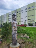 На Сихові встановили нові козацькі скульптури на місці раніше спалених вандалами