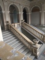Будинок з Меркурієм в центрі Львова виставили на продаж за 50 млн грн – 01
