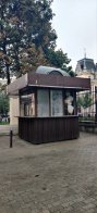 Біля палацу Потоцьких у Львові комунальники демонтували кіоск – 01