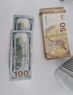 Через кордон на Львівщині жінка намагалася вивезти 2,5 млн грн у дамській сумочці – 02