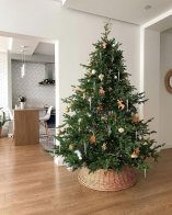 Новий рік 2026: як прикрасити ялинку в кольорах Вогняного Коня – 05