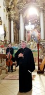До 160-річчя Андрея Шептицького у Львові відкрили виставку “Квіти для Митрополита” – 01