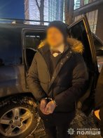 У Києві викрили злочинців, які незаконно відібрали 16 іпотечних квартир – 07