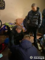 У Львові двоє чоловіків вночі підпалили вхідні двері квартири – 02