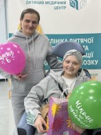17-річна дівчина пройшла складне лікування онкології у львівській лікарні і одужала – 02