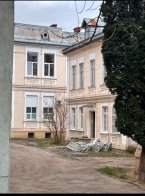Львівська міськрада стягнула з обласної лікарні 170 тисяч гривень за заміну дерев’яних вікон – 01
