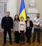 Родинам загиблих нацгвардійців зі Львівщини вручили ордени та медалі – 10