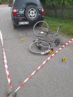 На&nbsp;Львівщині авто зіткнулось із велосипедистом: водій двоколісного помер дорогою до лікарні – 01