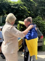 У громаді на Львівщині зустріли звільненого з полону земляка, який вважався зниклим безвісти – 02