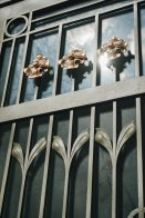 У Львові відреставрували сецесійну браму з латунними квітами – 03