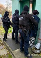 У Стрию 41-річна жінка продавала наркотики під заставу паспортів – 03