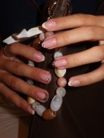 Не лише сердечка: трендовий манікюр до Дня святого Валентина 2026 – 10