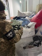 У “Краківці” прикордонники вилучили незадекларований одяг на 2 млн грн – 01