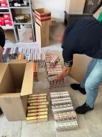 Львів’янин організував у спальному районі міста підпільний цех з виготовлення цигарок