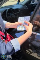 У Львові ексдепутата зі сином затримали під час отримання 7,5 тис. доларів за допомогу ухилянтам – 02