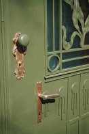 У Львові відреставрували сецесійну браму з латунними квітами – 02