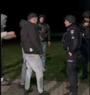 Молодики з Шептицького напали на артистів прикарпатського ансамблю “Гуцулія” – 03