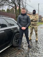 Львівські правоохоронці затримали 28-річного організатора каналу перетину кордону – 05